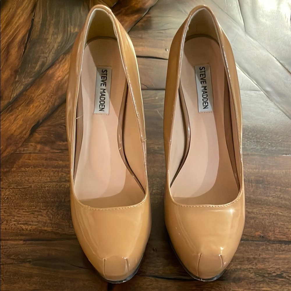 ✨Steve Madden Women's Tan Pumps